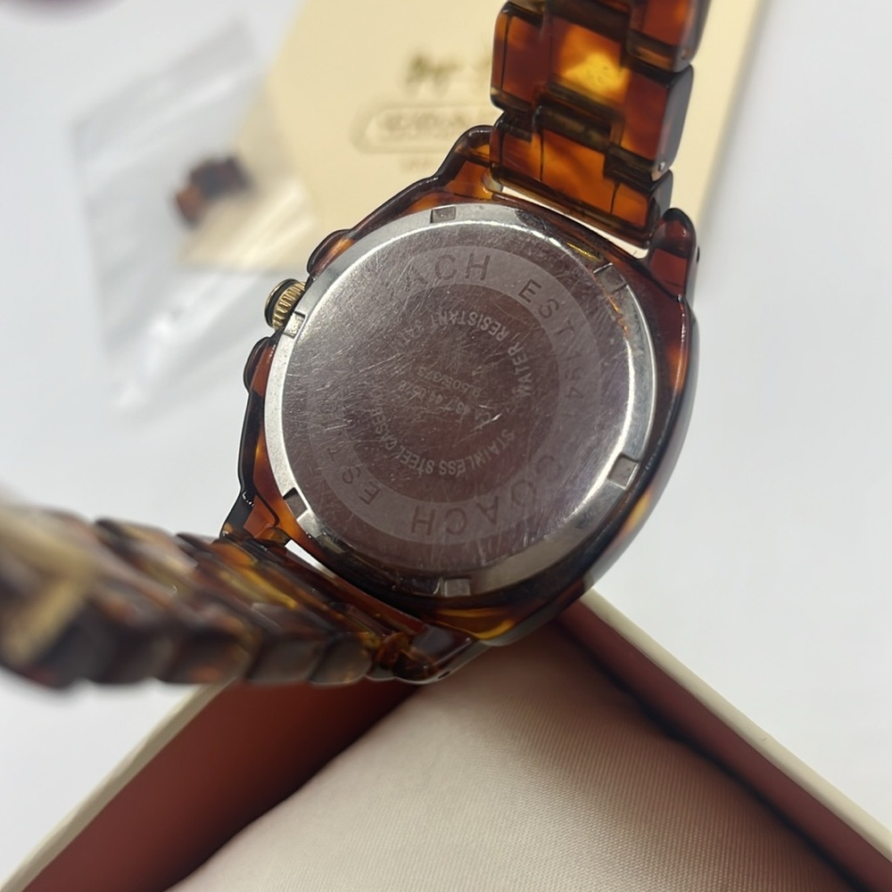 Coach 1941 Tortoise Shell Watch with Box - Picture 6 of 8